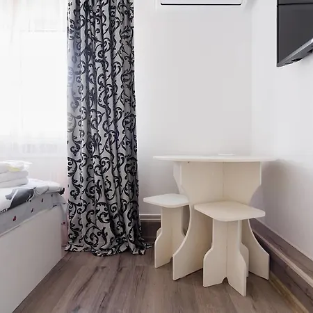 Art Suites Underpub Apartment
